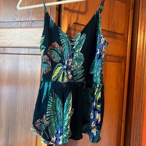 Flowy/peplum tank top